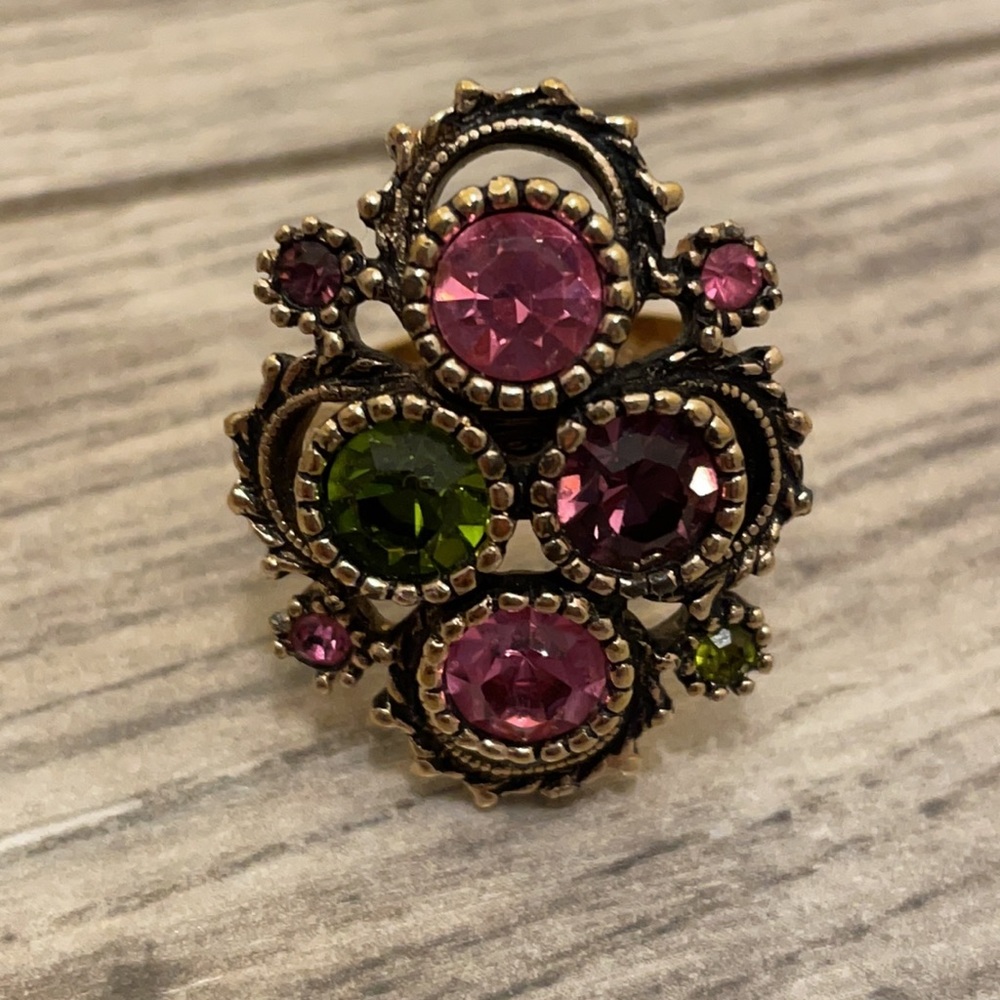 Gorgeous vintage ring!